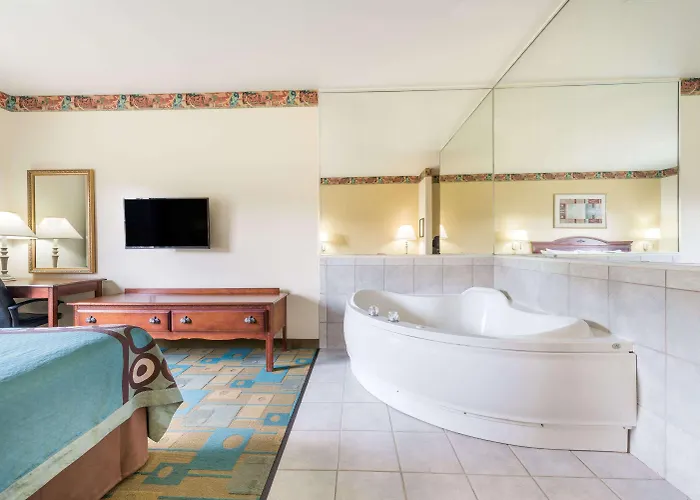 Super 8 By Wyndham Worth Stockyards Hotel Fort Worth
