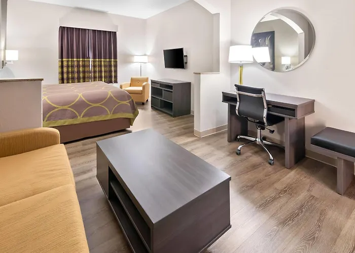 Super 8 By Wyndham Worth Stockyards Hotel