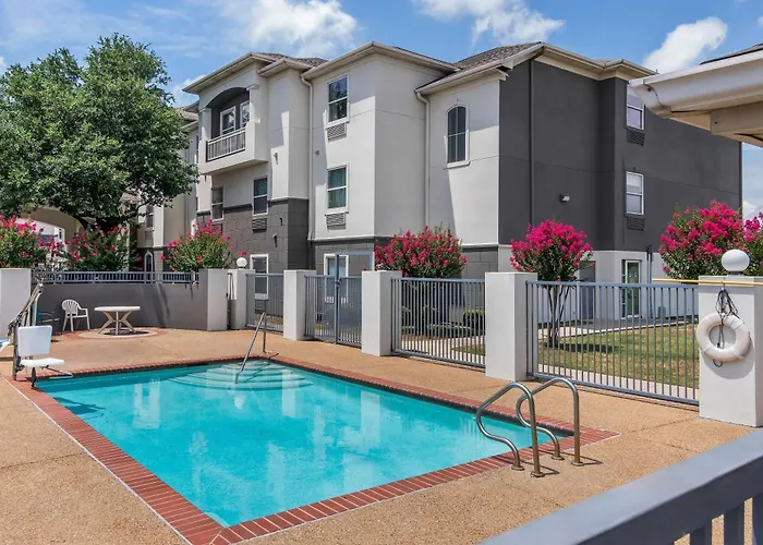 Hotel Super 8 By Wyndham Worth Stockyards 2*
