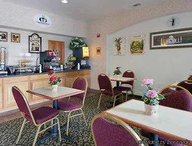 Super 8 By Wyndham Worth Stockyards Hotel