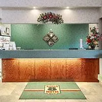 Super 8 By Wyndham Worth Stockyards Hotel 2*