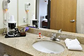 Super 8 By Wyndham Worth Stockyards 2*